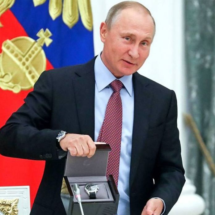Глава города Смоленска Александр Новиков поздравил Владимира Путина с днём рождения