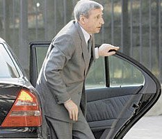 Не надо во всем искать руку Москвы
