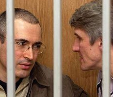 Ходорковского и Лебедева могут перевести в Москву