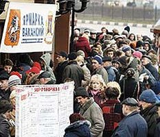 Дефицит золотых рук