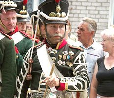 «Чуть утро осветило пушки…»