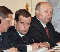 Первые стали равными
