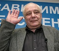 Владимир Буковский готов побороться с чекистами