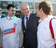 "Единая Россия" состарила списки