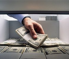 У иностранных политиков проверят счета