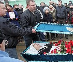 Нацбола похоронили под охраной