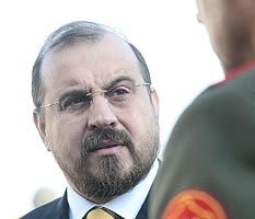 У могилы известного солдата