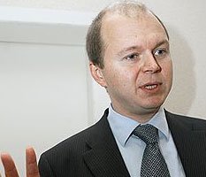 На щитах зависли миллионы