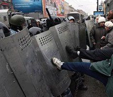 Экономический кризис обретает черты политического