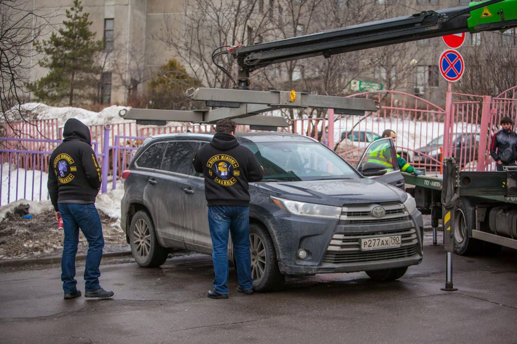 Сын попал. АМПП Исудзу. АМПП Порше. Синие ведерки нарвались на братков. Автомобиль ГКУ.