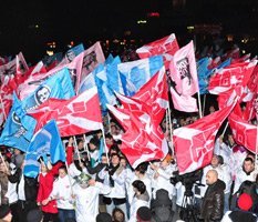 «Наши» не дали оппозиции сорвать голосование