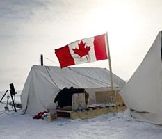 Канада заходит на Северный полюс с тыла